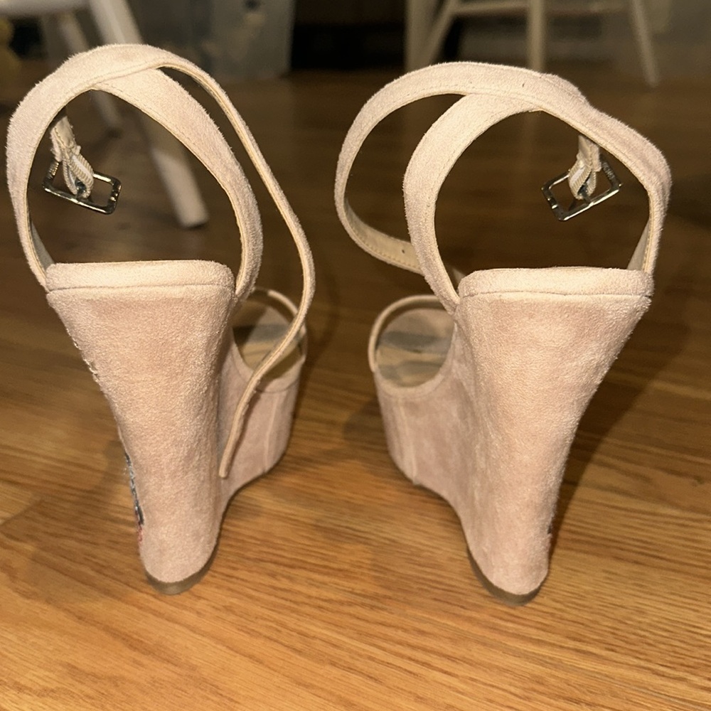 Embroidered Wedges - Picture 3 of 5